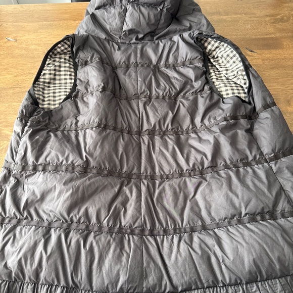Lululemon Long Hooded Puffer Vest – Black – Size M - Picture 3 of 4